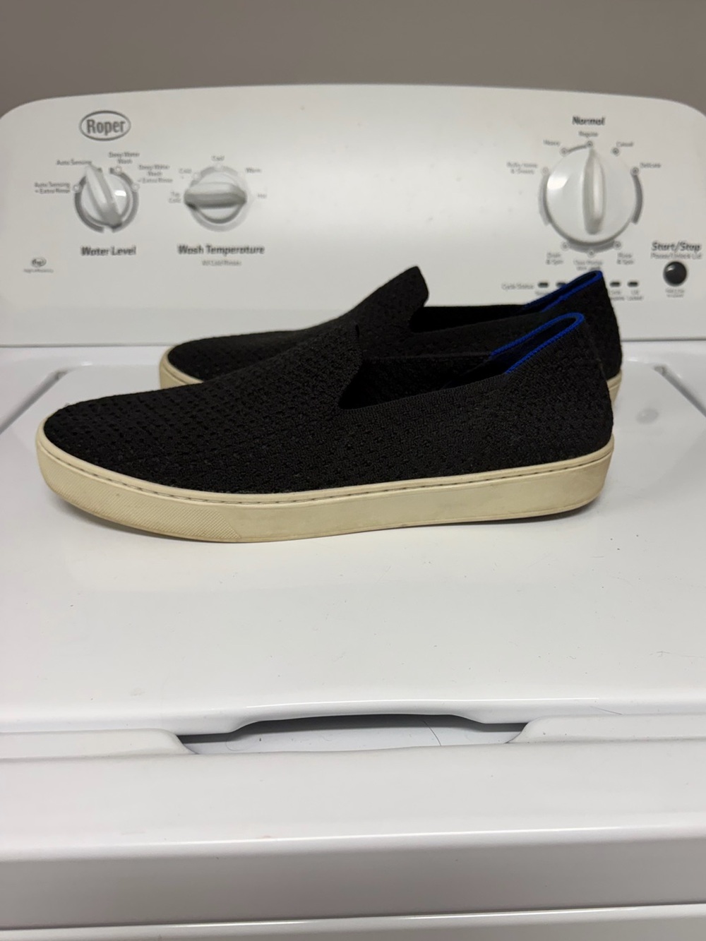 Rothy’s Black Honeycomb Sneaker Size 12